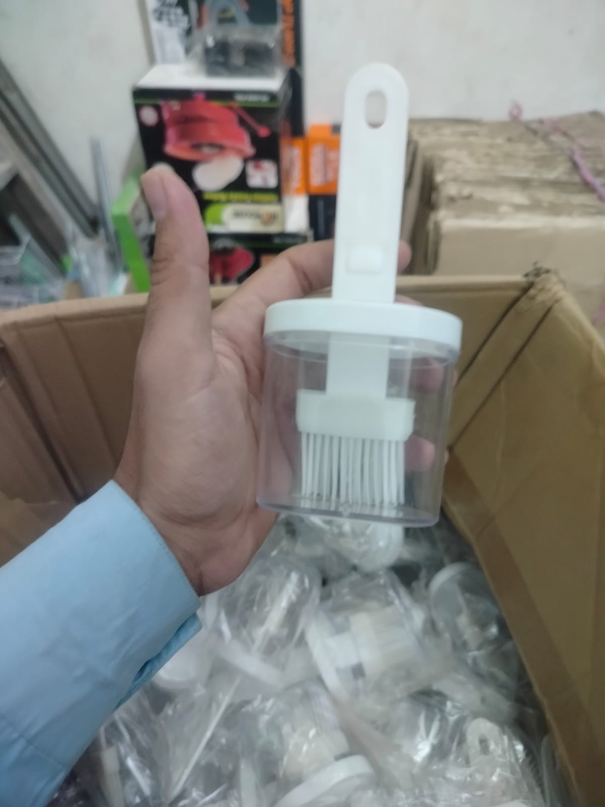 Oil Bottle with Silicone Brush – Durable Kitchen Tool for Easy Cooking and Baking Use.( Random Color)